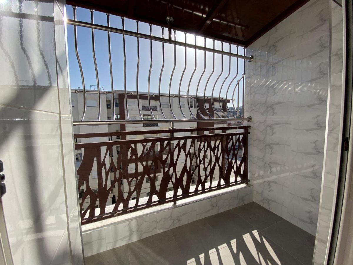 La Perle Du Detroit : Appartement Familial A Mesnana Golf Tanger. Extérieur photo